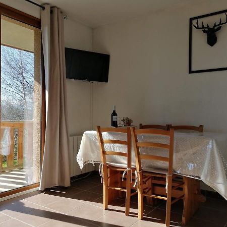 Appartement 2 Chambres Au Calme เลส์ อองเจลส์ ภายนอก รูปภาพ